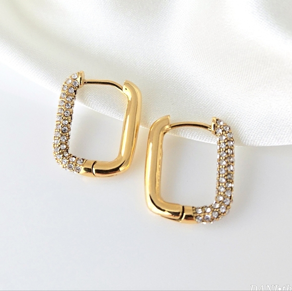 NEW Gold Asymmetric CZ Diamond Rectangle Hoop Earrings - Picture 4 of 8